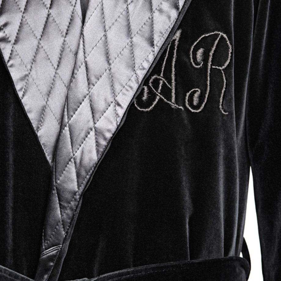 morgenmantel-mit-monogram